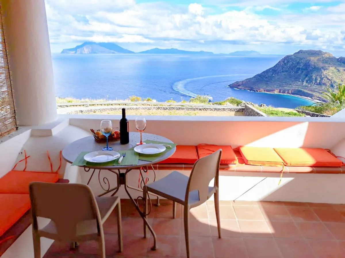 Residence Gregory Filicudi Pecorini