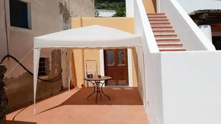 Residence Gregory Filicudi Pecorini