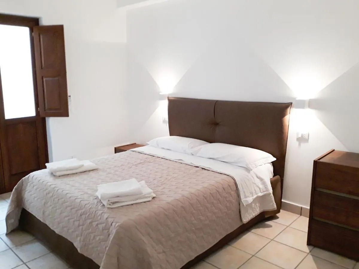 Residence Gregory Filicudi Pecorini